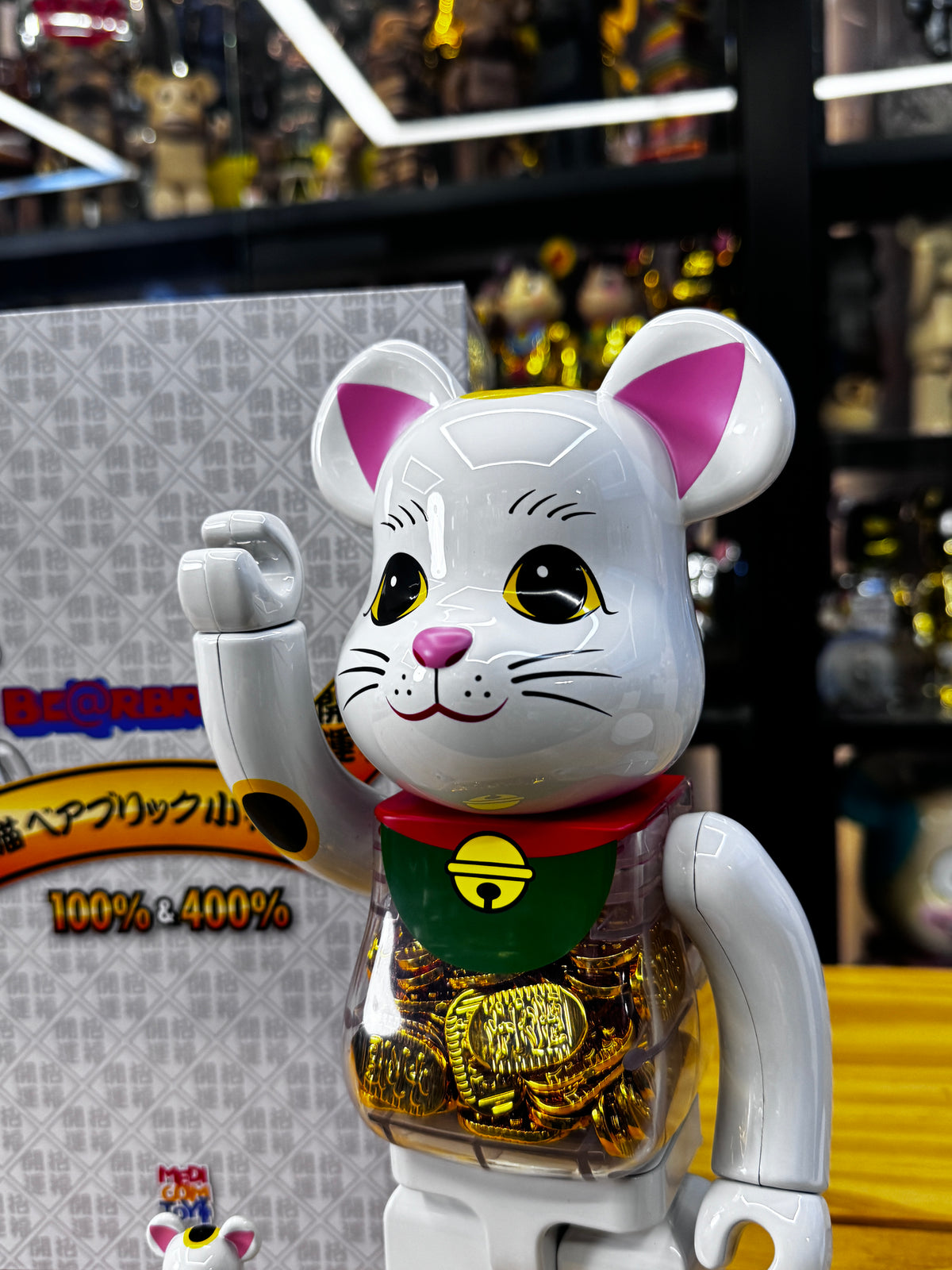 100% & 400% BE@RBRICK 招き猫 小判 白メッキ (Neko Maneki)