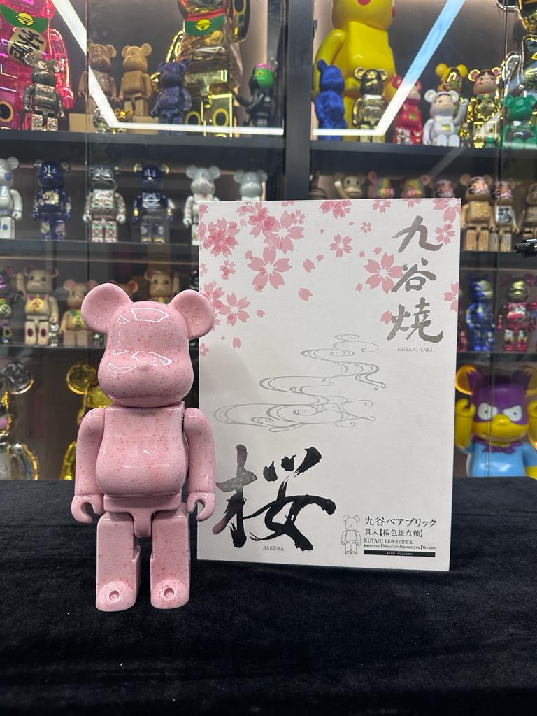 400% Be@rbrick 九谷燒 (櫻花) Kutani Yaki Kan-nyuu SakurairoHanten-yuu Ver.