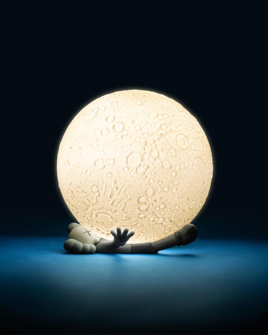 KAWS:HOLIDAY Big Moon