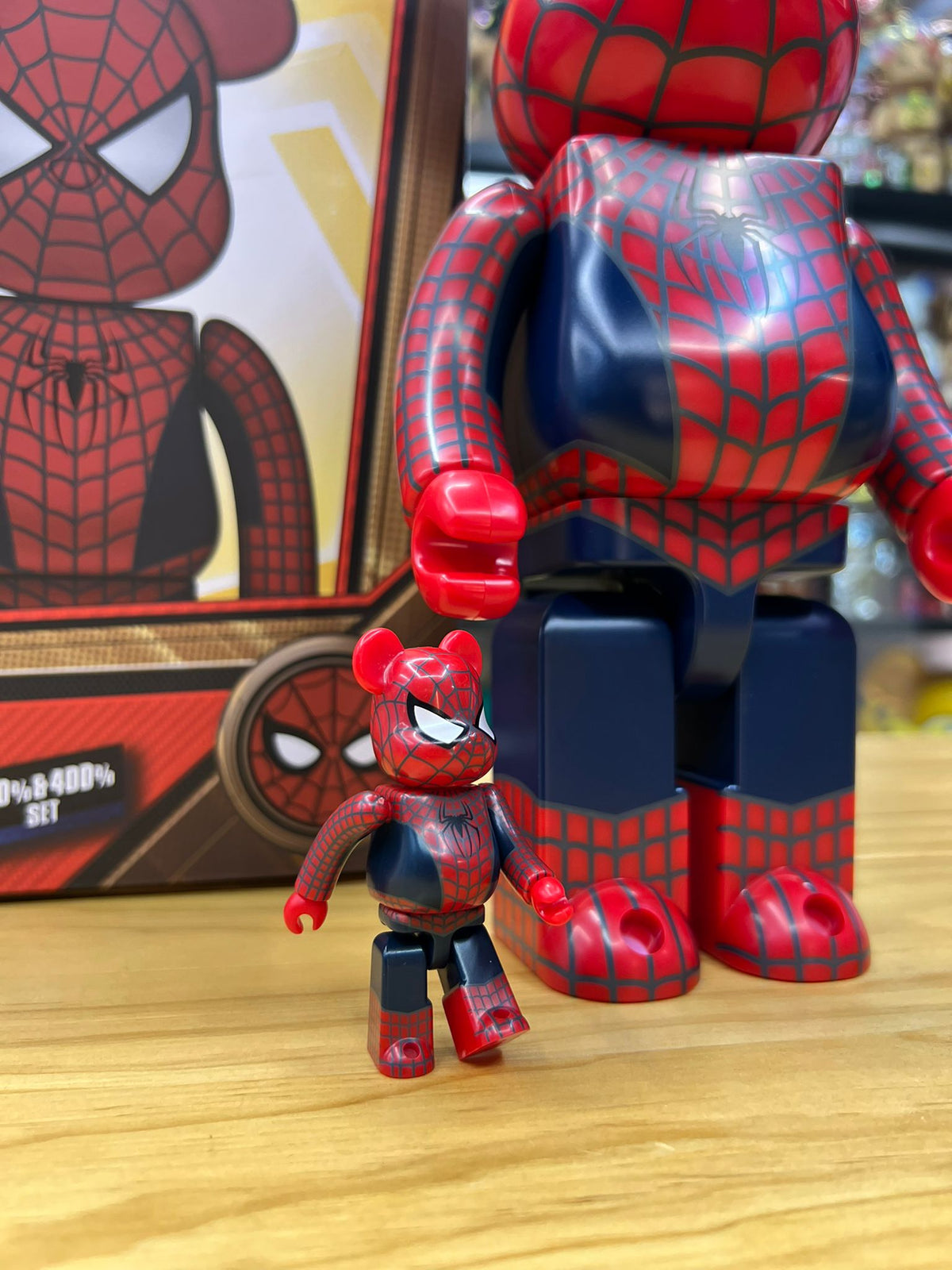 100％ & 400％ BE@RBRICK FRIENDLY NEIGHBORHOOD SPIDER-MAN