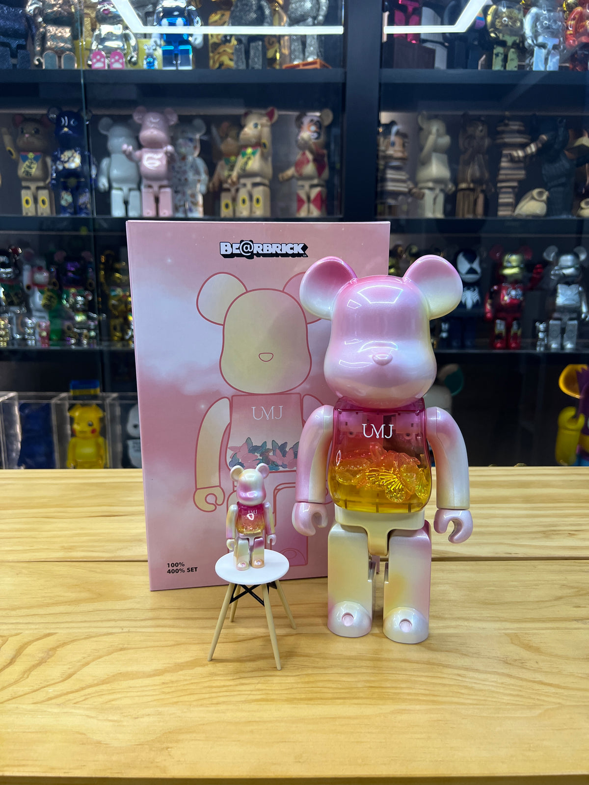 100% & 400% Be@rbrick UM Junior Macau 2023