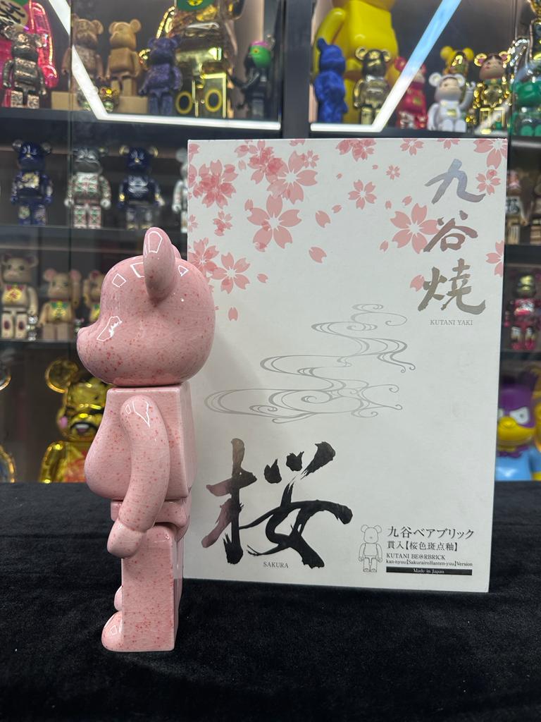 400% Be@rbrick 九谷燒 (櫻花) Kutani Yaki Kan-nyuu SakurairoHanten-yuu Ver.