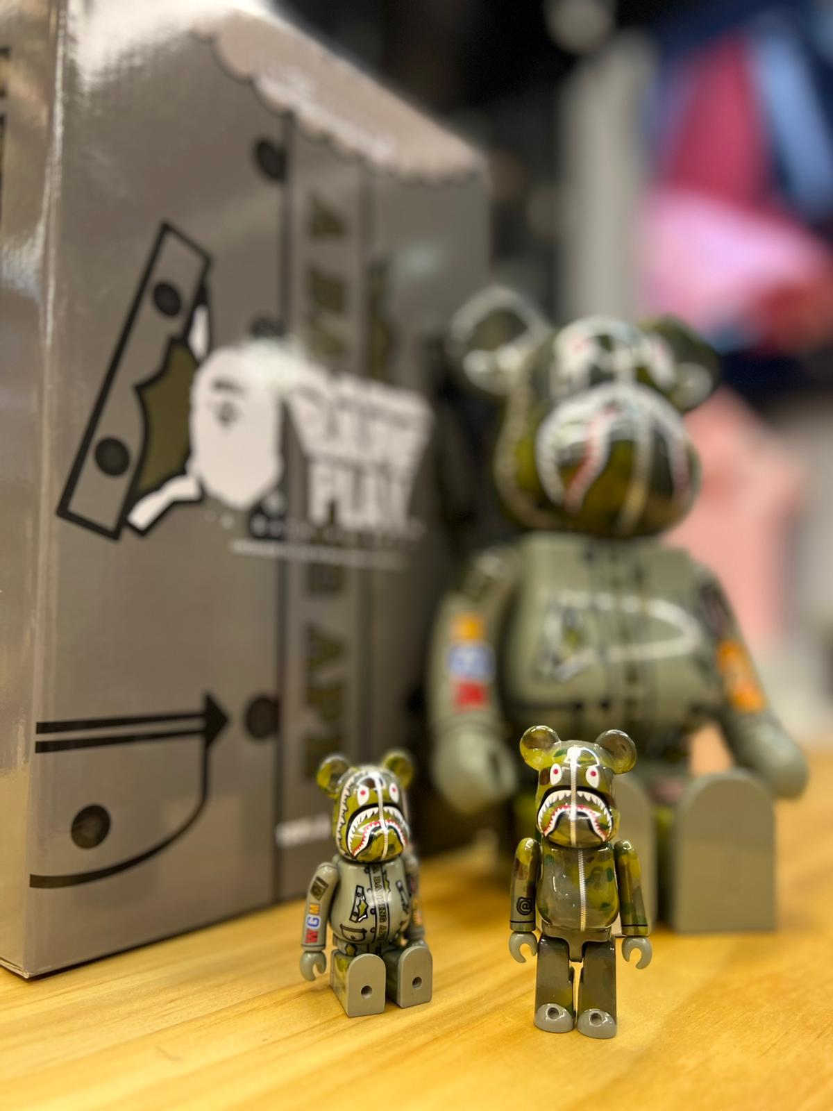 100％ & 400％ BE@RBRICK BAPE(R) × ALPHA CAMO SHARK 2023